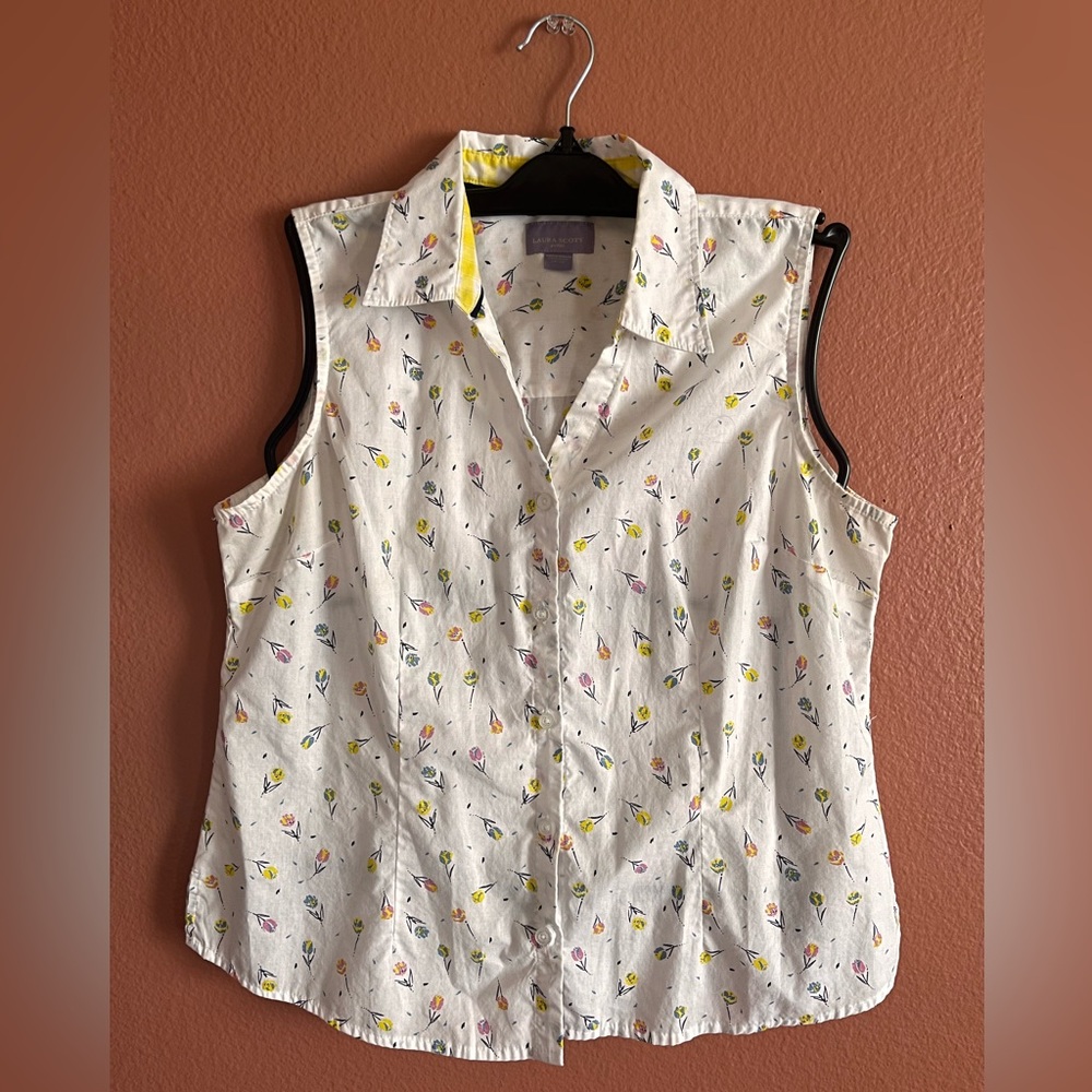 Laura Scott multi-colored tulip button up blouse